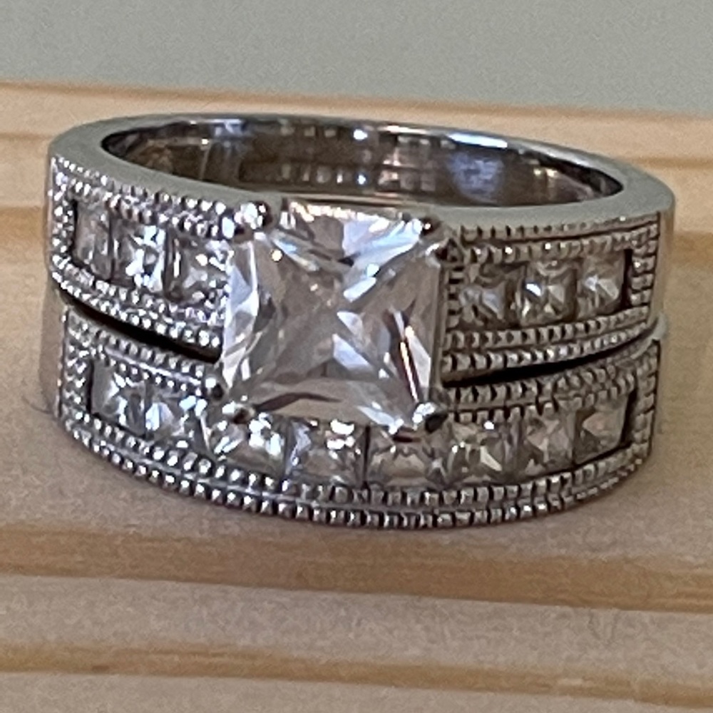 925 Sterling Silver Avon ring set